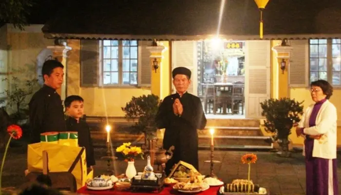 Các thực hiện nghi thức cúng giao thừa