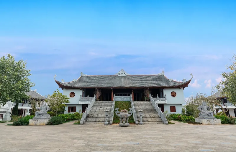 Chùa Thiên Long tại Công viên Thiên Đức