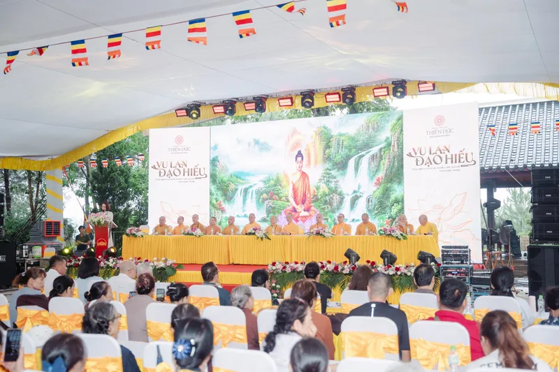 Đại lễ Vu Lan tại chùa Thiên Long, Công viên Thiên Đức