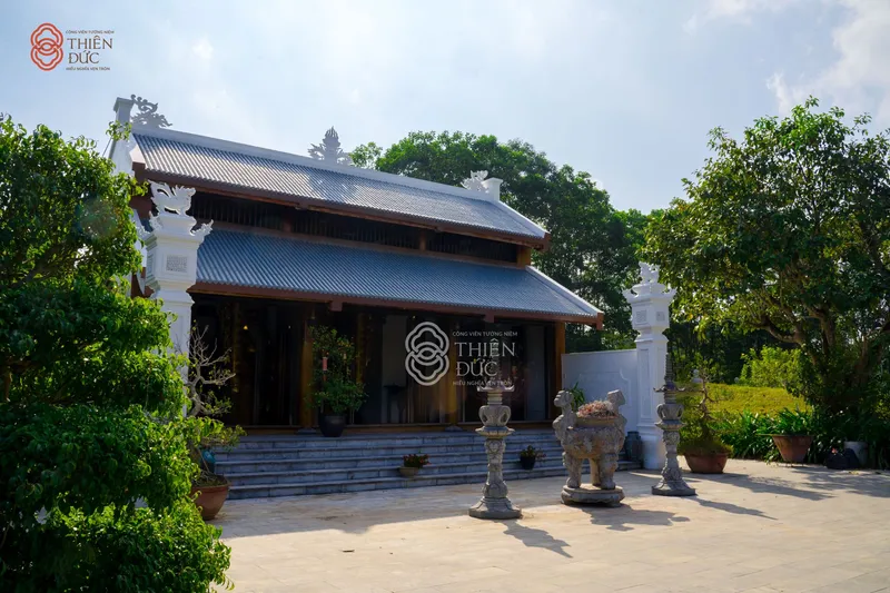 Đền Trình tại Công viên Thiên Đức