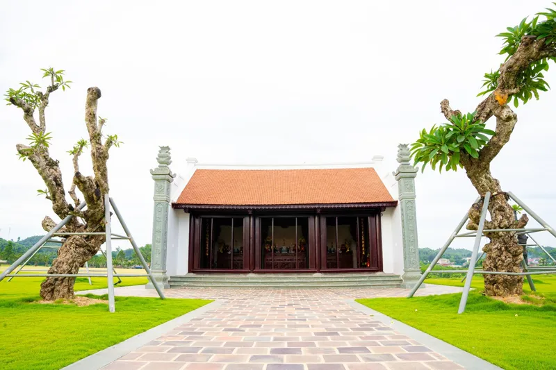 Đền Trình tại Công viên Nghĩa trang Thiên Đường Tuyên Quang