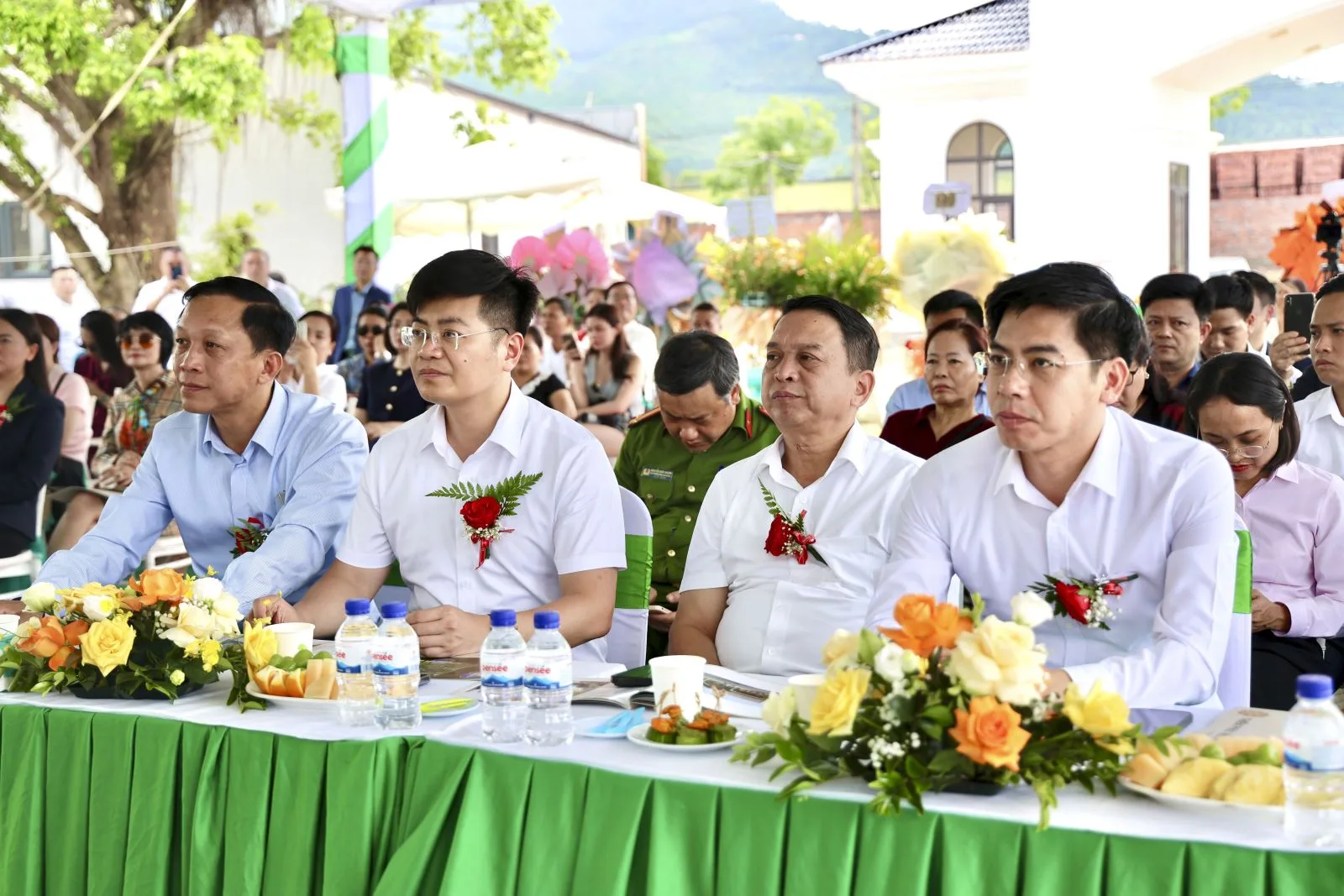 Đại biểu dự lễ khởi động dự án Công viên nghĩa trang Thiên Phúc Vĩnh Hằng Viên