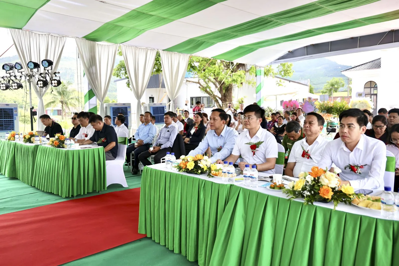 Khu vực đại biểu tại lễ khởi động dự án Thiên Phúc Vĩnh Hằng Viên